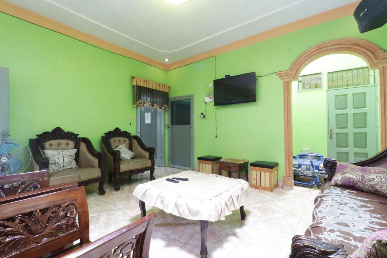 Waroeng Transit & Depary Homestay Binjai ภายนอก รูปภาพ